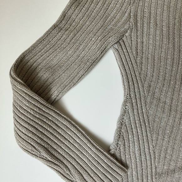 Long Sweater - Picture 6 of 8
